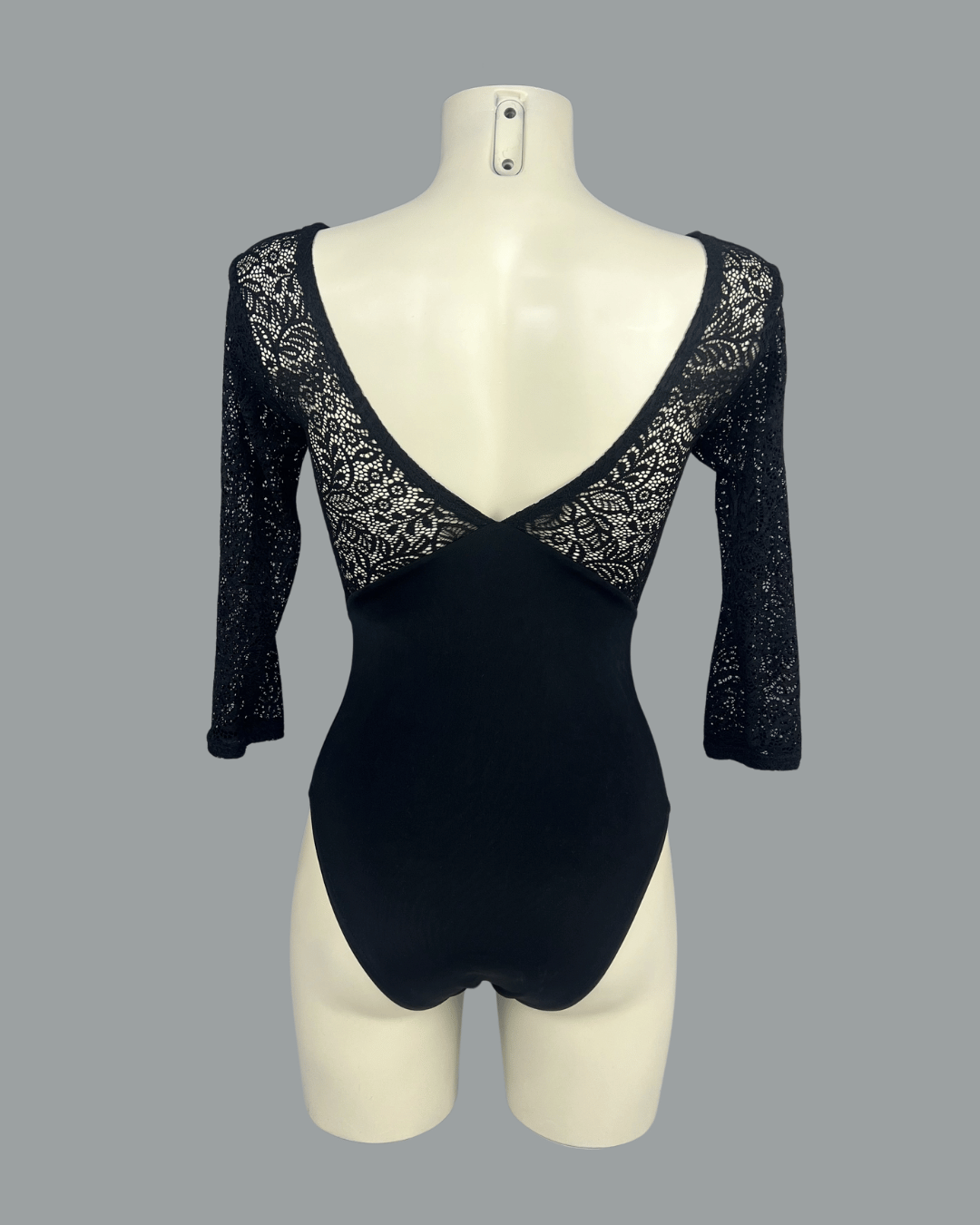 Dressz 001 — hátul